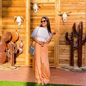 Meet your Posher, Lucero